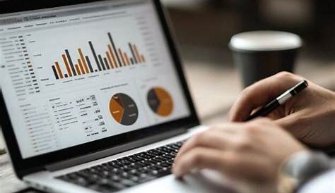 Should I Optimize for Clicks or Conversions in Performance Max to Get the Best Results?