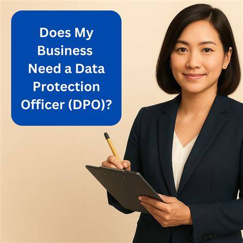 A Data Protection Officer is advising small business owners about GDPR requirements.
